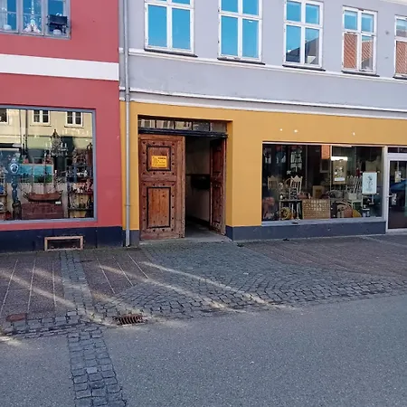 Apartament Centrally Located